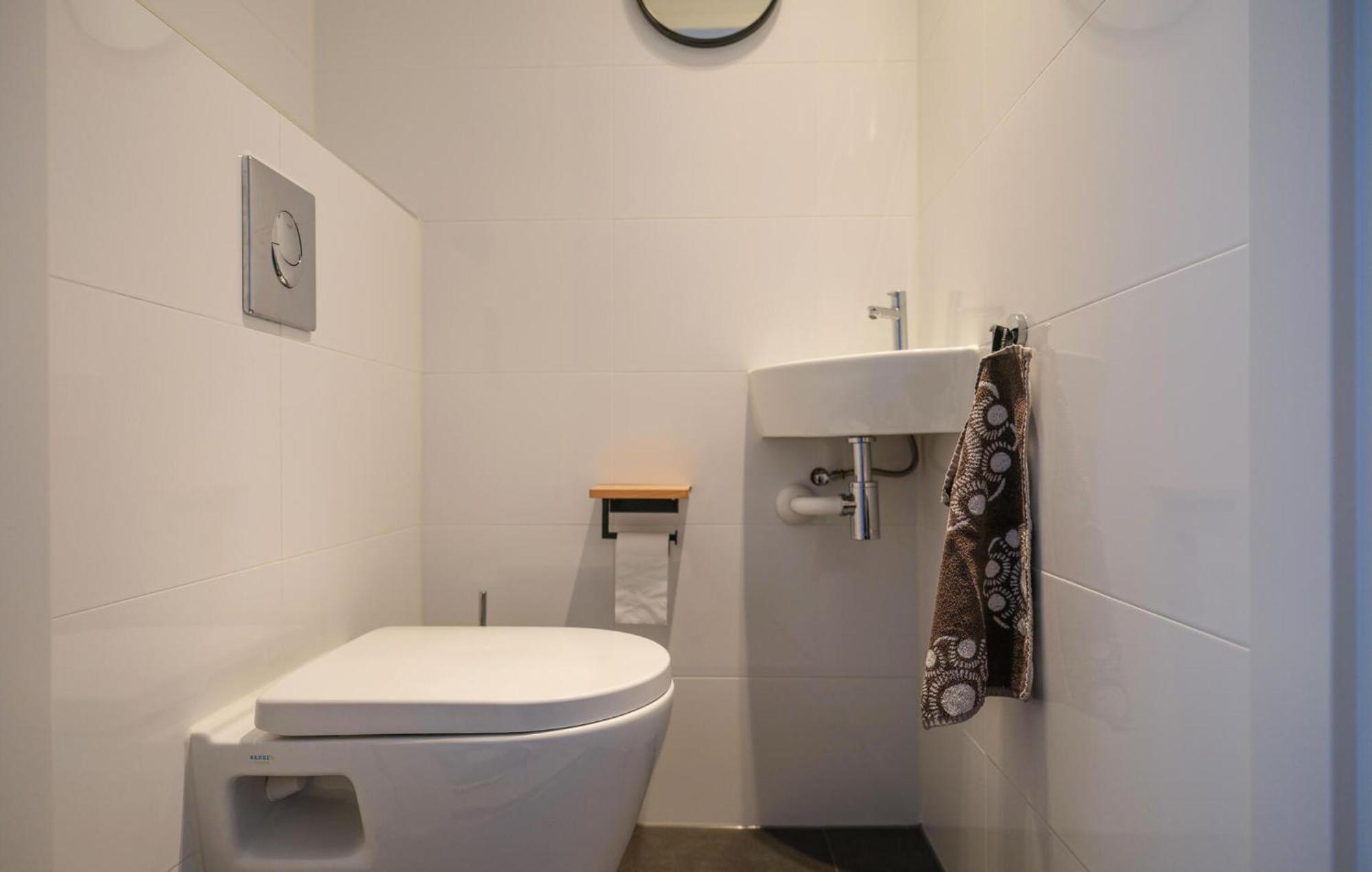 4 Bedroom Cozy Home In Zonnemaire Eksteriør billede